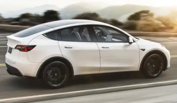 福特電馬和model Y對(duì)比 電馬配置豐富頂配僅售38萬(wàn)