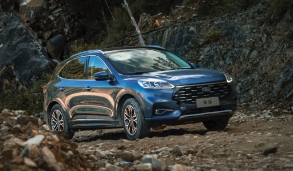 銳際車主真實(shí)口碑 銳際動力性很強(qiáng)（2.0升渦輪增壓發(fā)動機(jī)）