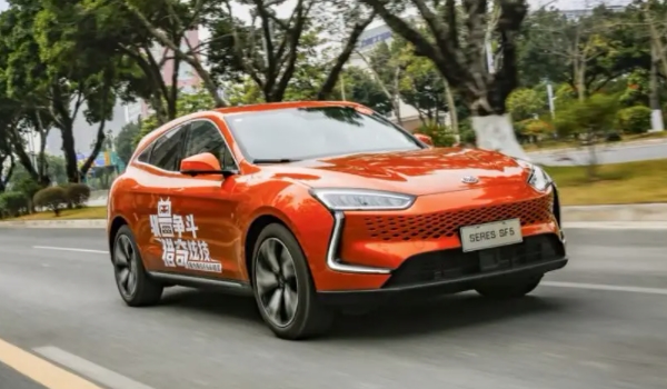 賽力斯sf5是哪個(gè)汽車品牌 品牌屬于賽利斯（新能源電動汽車品牌）
