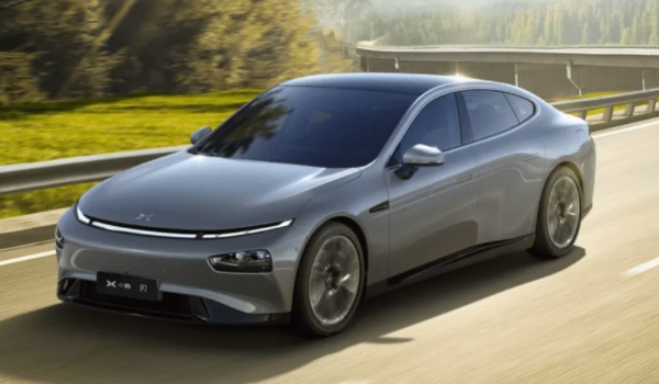 小鵬P7電動(dòng)汽車價(jià)格及圖片 2022款新車售價(jià)23.99萬(wàn)（全款落地24.90萬(wàn)元）