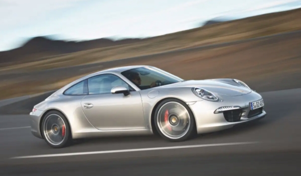 911保時捷多少錢 2023款911保時捷新車售價127.80萬（全款落地142.45萬元）