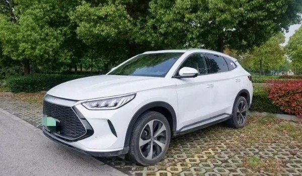 純電動(dòng)汽車排名及價(jià)格一覽 榮威ei5售價(jià)14萬(wàn)(續(xù)航可達(dá)501km)