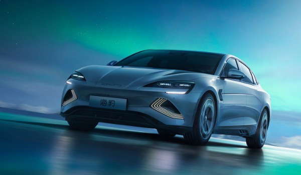 純電動(dòng)汽車排名及價(jià)格一覽 榮威ei5售價(jià)14萬(wàn)(續(xù)航可達(dá)501km)