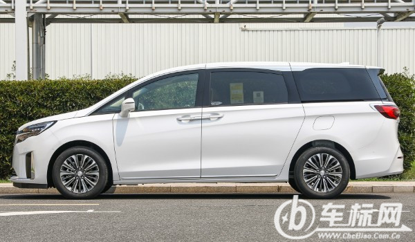 別克gl8油耗實(shí)際油耗多少 百公里油耗10.2L(油耗一公里8毛錢(qián))