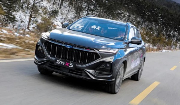 長(zhǎng)安歐尚x5怎么樣值得買嗎 輸出馬力可達(dá)180匹(油耗實(shí)測(cè)8.9L)