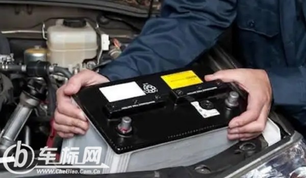 汽車(chē)電瓶多少錢(qián)一個(gè) 電瓶售價(jià)300元一個(gè)(3年使用壽命)