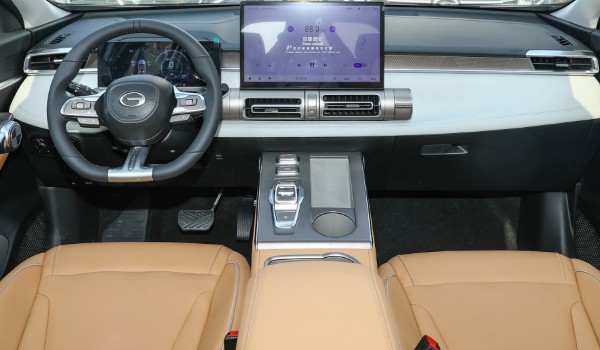 傳祺影酷這個(gè)車怎么樣 百公里油耗8.5L(輸出馬力可達(dá)252匹)