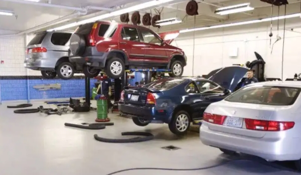 4s店保養(yǎng)和外面保養(yǎng)有什么區(qū)別 價格，配件，技術(shù)都有所不同