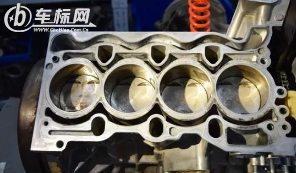 吉利雷神動力是幾缸發(fā)動機 1.5T四缸發(fā)動機(輸出馬力可達(dá)181匹)