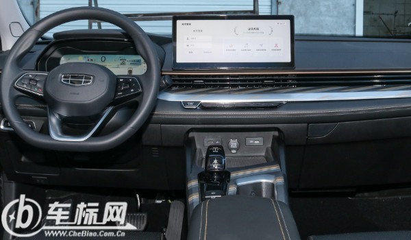 吉利雷神這款車怎么樣值得買嗎 油耗實(shí)測4.3L(輸出馬力可達(dá)181匹)