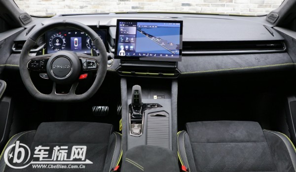 領(lǐng)克03分期一個(gè)月多少錢 一個(gè)月要交4155元(首付花費(fèi)5萬)