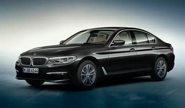 寶馬5系怎么樣值得買(mǎi)嗎 馬力高達(dá)252匹(油耗實(shí)測(cè)10.3L)