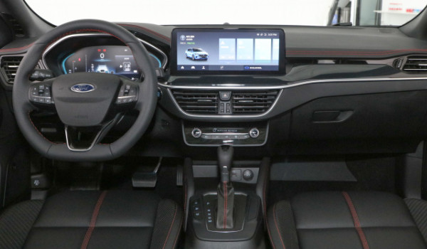 福特?？怂褂秃母邌?油耗實(shí)測(cè)8.6L(一公里消耗7毛錢)