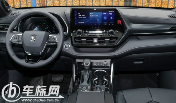 皇冠陸放和漢蘭達(dá)怎么選 皇冠陸放馬力可達(dá)248匹(車身長達(dá)5米)