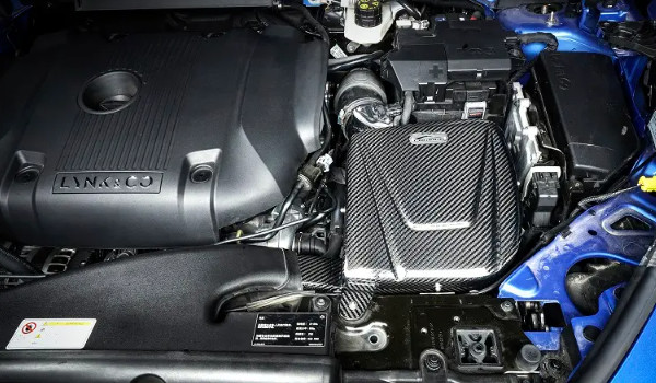 領(lǐng)克01怎么樣值得買嗎 百公里油耗8L(輸出馬力可達254匹)