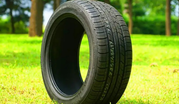 車跑起來(lái)有嗚嗚的風(fēng)聲咋回事 胎壓過(guò)高(胎冠磨損較為嚴(yán)重)