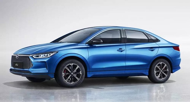 比亞迪e3純電動車價格，補貼后售價14.98萬續(xù)航401公里