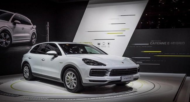 保時(shí)捷油電混合suv車多少錢，指導(dǎo)價(jià)為86.80-98.80萬(wàn)元豪車就是豪價(jià)