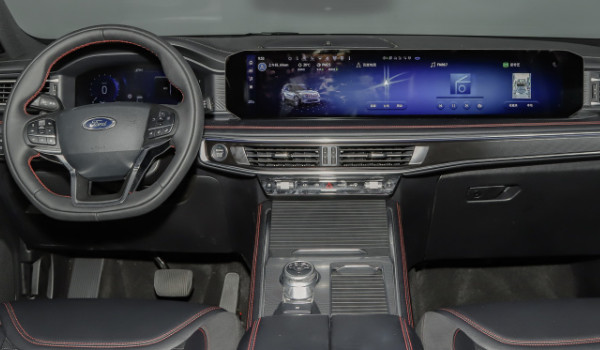 福特撼路者和探險(xiǎn)者怎么選 探險(xiǎn)者車身長達(dá)5米(配置功能豐富)