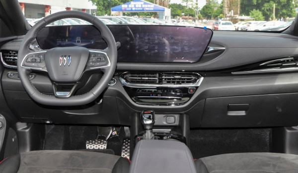 別克昂揚(yáng)2022款報價及圖片 2022款昂揚(yáng)售價14萬(分期首付4萬)