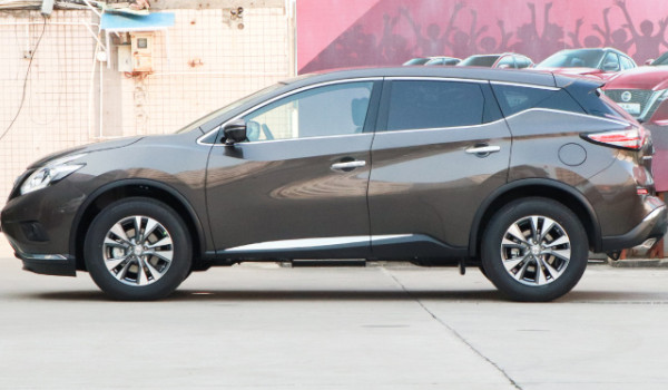 日產(chǎn)樓蘭分期首付多少 分期首付6萬(wàn)(36期月供4197元)