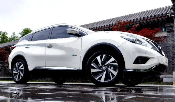 日產(chǎn)樓蘭這車怎么樣值得買嗎 百公里油耗9.5L(馬力可達186匹)