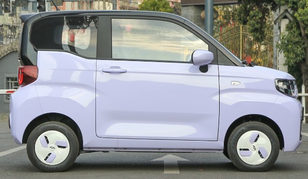 奇瑞qq冰淇淋電動車價(jià)格及圖片 2022款冰淇淋售價(jià)3萬(落地價(jià)4萬)