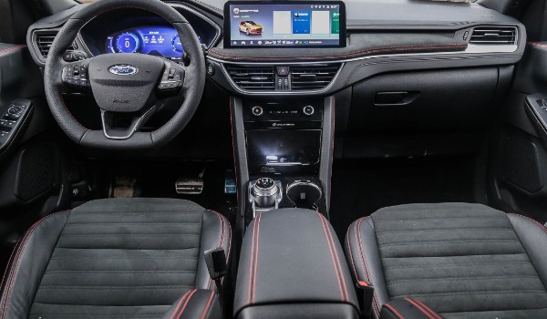 福特銳際和雪佛蘭探界者哪個好 銳際馬力可達248匹(探界者長達4.6米)