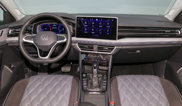 斯柯達(dá)明銳和速騰哪個好一些 速騰馬力可達(dá)160匹(明銳頂配15萬)