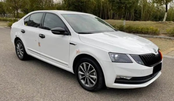 斯柯達(dá)明銳和速騰哪個好一些 速騰馬力可達(dá)160匹(明銳頂配15萬)