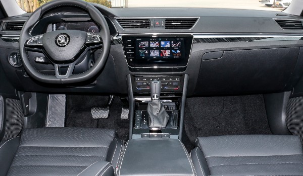 斯柯達(dá)速派怎么樣值得買嗎 油耗實(shí)測(cè)7.4L(輸出馬力可達(dá)186匹)