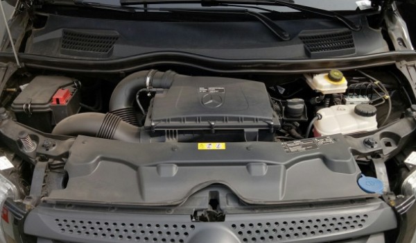 奔馳威霆動力怎么樣啊 輸出馬力可達211匹(2.0T四缸發(fā)動機)