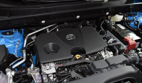 豐田榮放和本田crv哪個(gè)好 crv車身長達(dá)4.7米(榮放動(dòng)力更好)