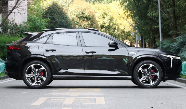 奔騰b70s新款suv報(bào)價(jià)及圖片 2023款b70s售價(jià)12萬(wàn)(分期首付3萬(wàn))