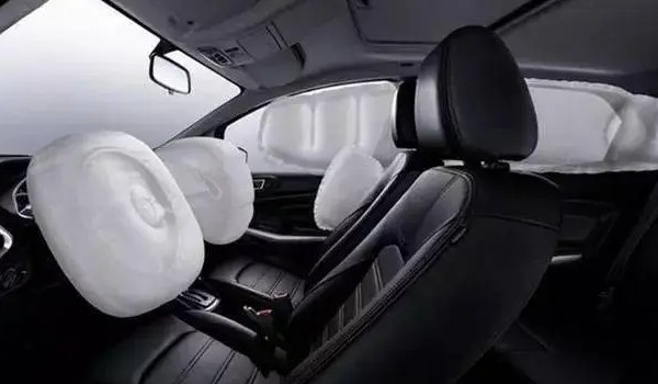 捷途x90安全性怎么樣 駕駛輔助功能豐富(搭載六個(gè)氣囊)