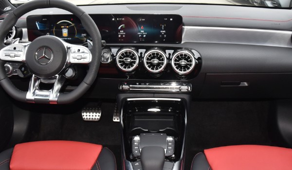 奔馳a級amg價格及圖片 2023款a級amg售價35萬(分期首付10萬)
