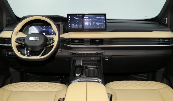 吉利豪越l2023款圖片及報(bào)價(jià) 2023款豪越l售價(jià)12萬(wàn)(分期首付3萬(wàn))