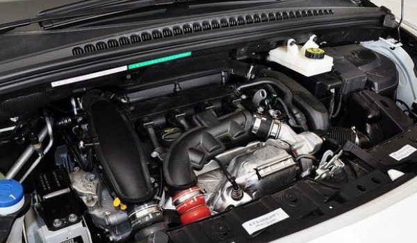 標(biāo)致3008和本田xrv哪個好 3008車長4.4米(動力更強(qiáng))