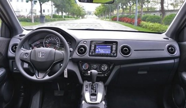 標(biāo)致3008和本田xrv哪個好 3008車長4.4米(動力更強(qiáng))