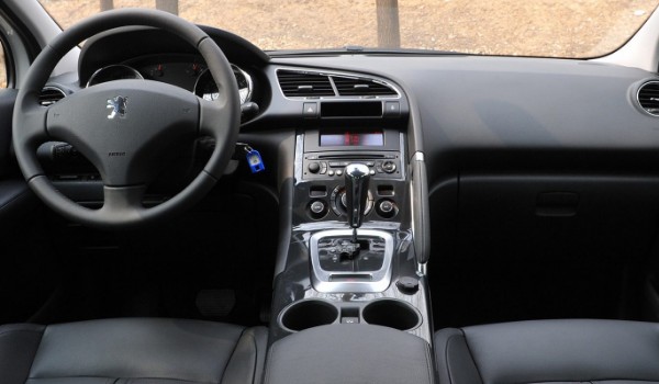 標(biāo)致3008怎么樣 值得買嗎 油耗實(shí)測8.9L(馬力可達(dá)167匹)