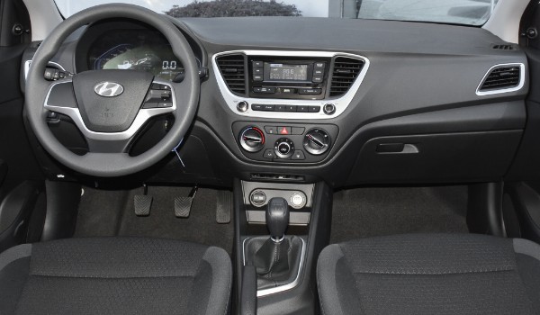 現(xiàn)代悅納保值率怎么樣 第七年保值率39%(油耗影響保值率)