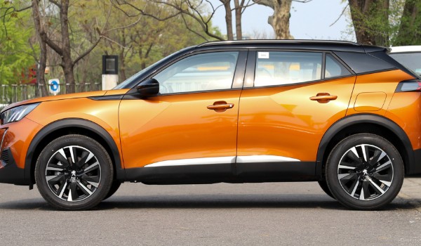 標致2008和現(xiàn)代ix25哪個好 2008動力更強(售價9萬一輛)