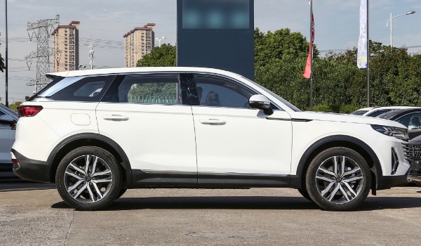 奔騰t99這個車值不值得買 馬力可達224匹(油耗實測10.5L)