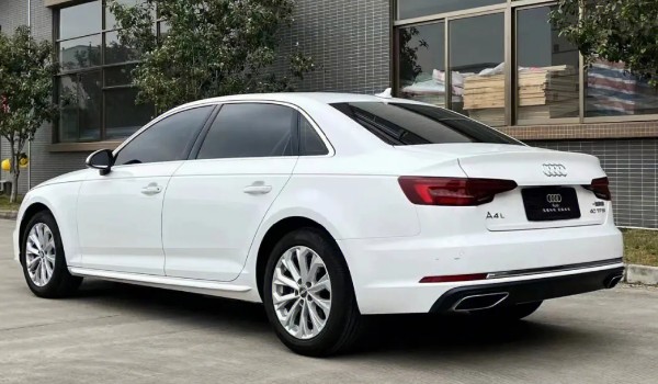 奧迪a4l優(yōu)惠10萬(wàn)裸車價(jià)多少 僅21萬(wàn)(落地價(jià)24萬(wàn))