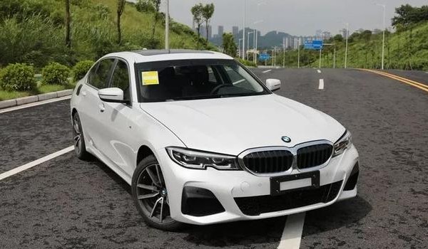 寶馬3系現(xiàn)在優(yōu)惠多少 優(yōu)惠可達(dá)6.4萬(wàn)(裸車(chē)價(jià)僅23萬(wàn))