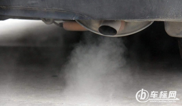 汽車尾氣超標(biāo)怎么解決 更換火花塞、三元催化器、進(jìn)排氣系統(tǒng)
