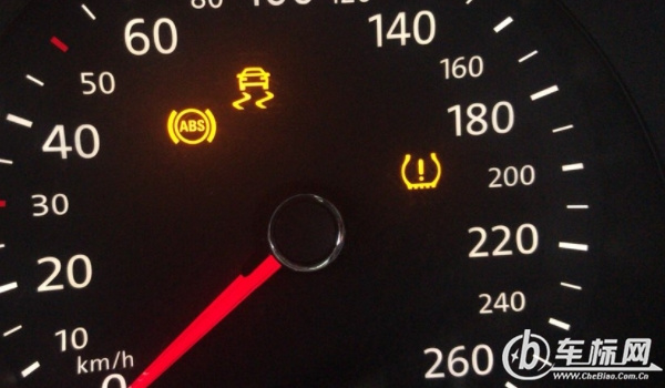 汽車儀表盤出現(xiàn)(!) 黃燈怎么消除 需要補充輪胎胎壓（會自動消除）
