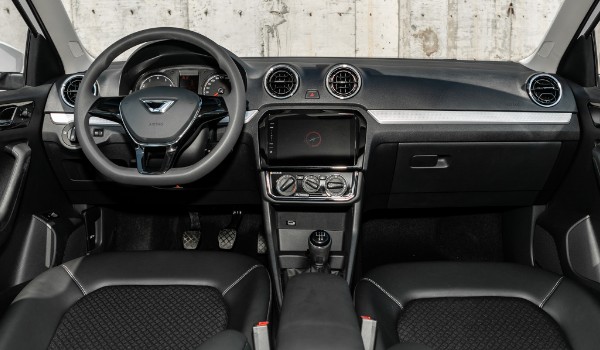 捷達va3安全性怎么樣 主動安全配置齊全(搭載6個氣囊)