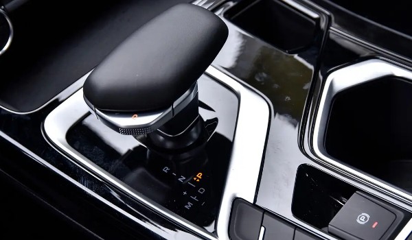 星越s變速箱油多久換一次 每4萬(wàn)公里(避免混用變速箱油)