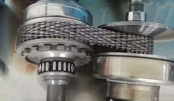 奇駿榮耀什么變速箱配置 CVT無級變速(駕乘舒適性高)